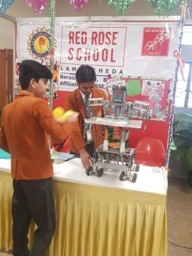 Robology-Indian-Robotics-Academy-Home-Banners--Robotics-Laboratory-Lab-with-Students-15